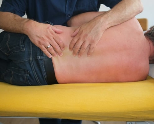Lindre smerter med osteopati! Tips omkring dit helbred fra Dirk Gahlenbeck, læge og osteopat, Klinik Gahenbeck i Kolding.
